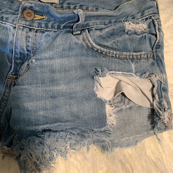 Hollister jean shorts - Picture 4 of 6